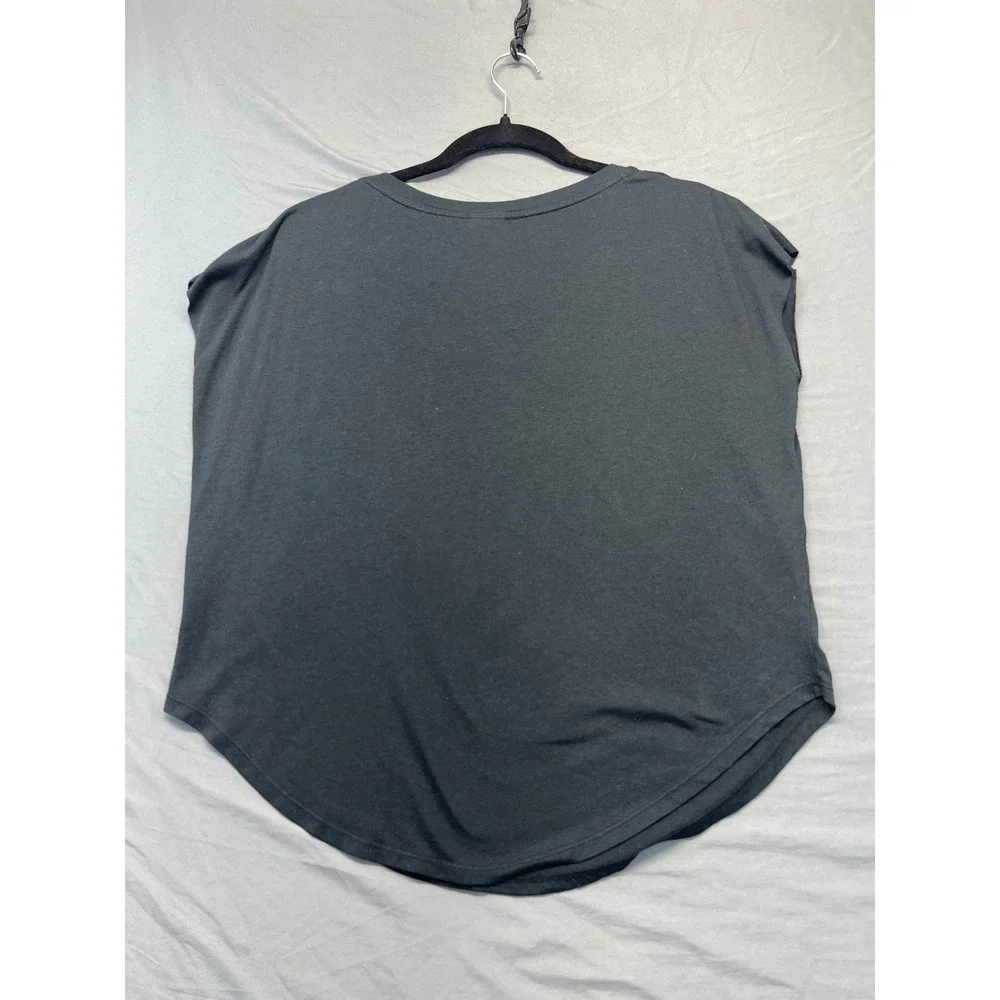 Nike Graphic Tee Women Size M Black Good Big Logo Short Sleeve Curved Hem Shirt